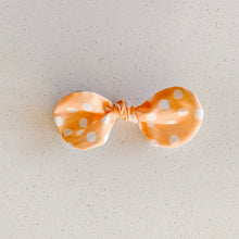 Load image into Gallery viewer, main squeeze bow