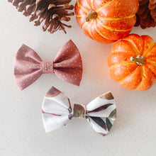 Load image into Gallery viewer, into the woods bow tie